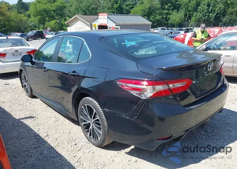 2018 Toyota Camry Se z USA, uszkodzony, nr VIN 4T1B11HK2JU117943